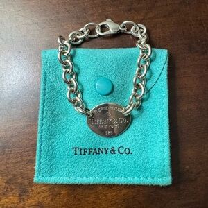 Vintage Tiffany & Co. return to Tiffany bracelet